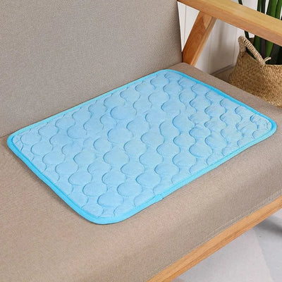 Gel cooling mat for dogs and cats
