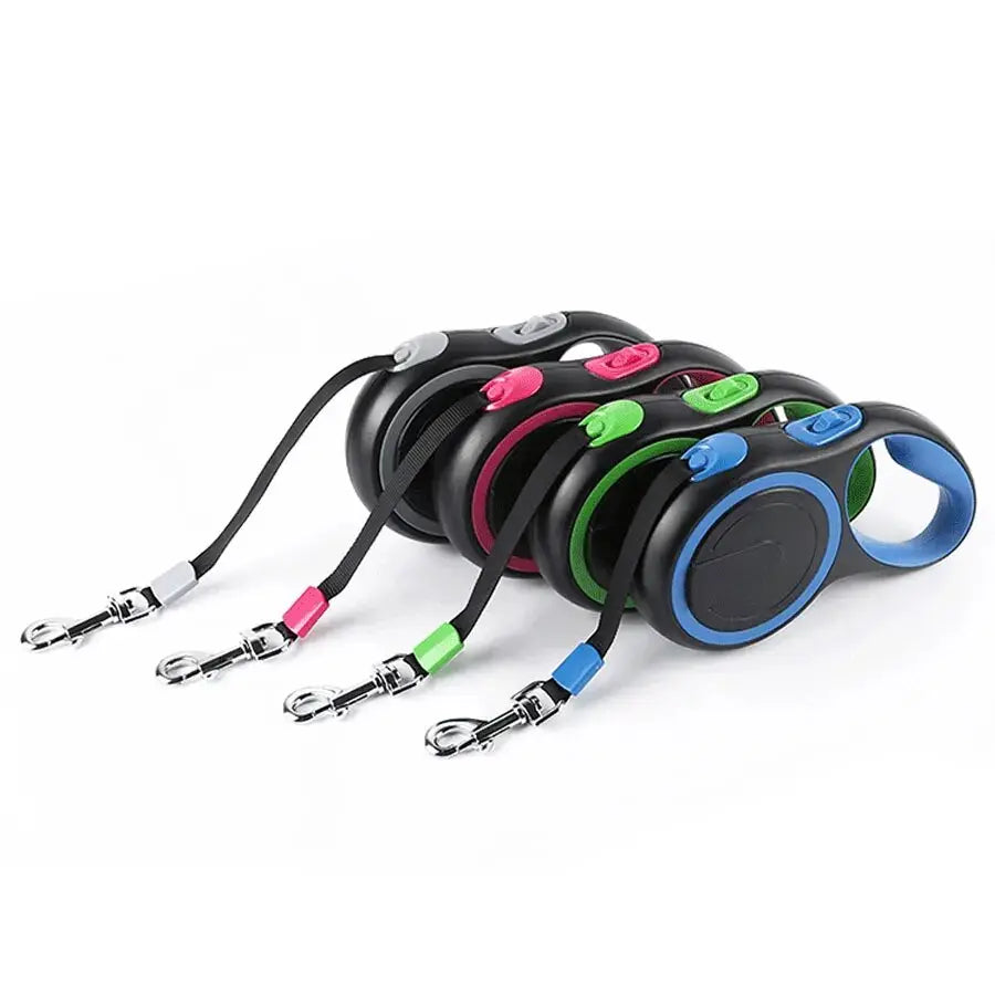 Easy-to-use retractable leash that automatically adjusts length for dogs.

